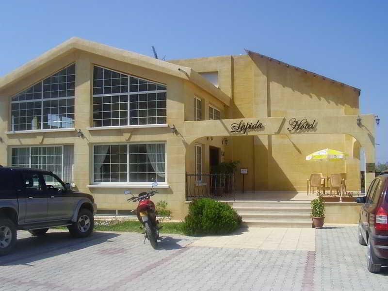 Lapida Garden Hotel Lapta Buitenkant foto