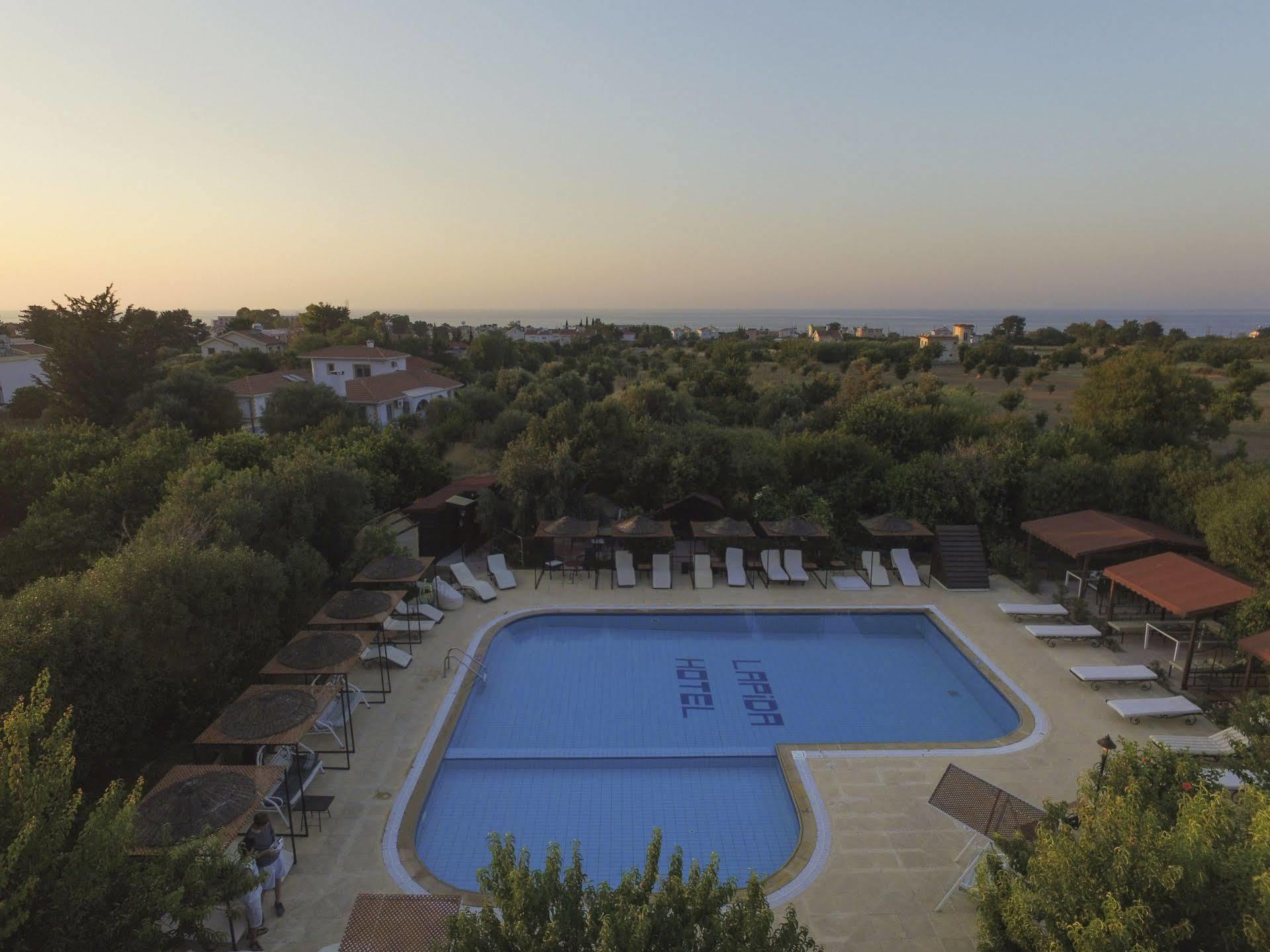 Lapida Garden Hotel Lapta Buitenkant foto