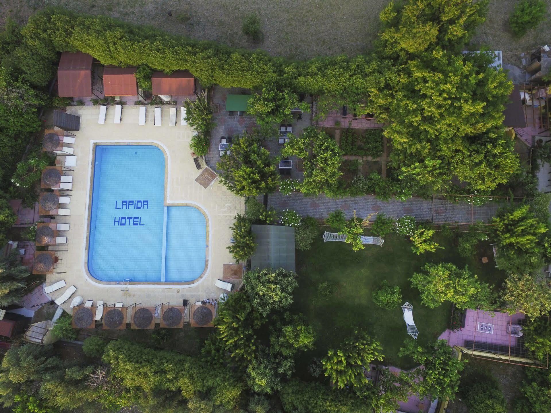 Lapida Garden Hotel Lapta Buitenkant foto
