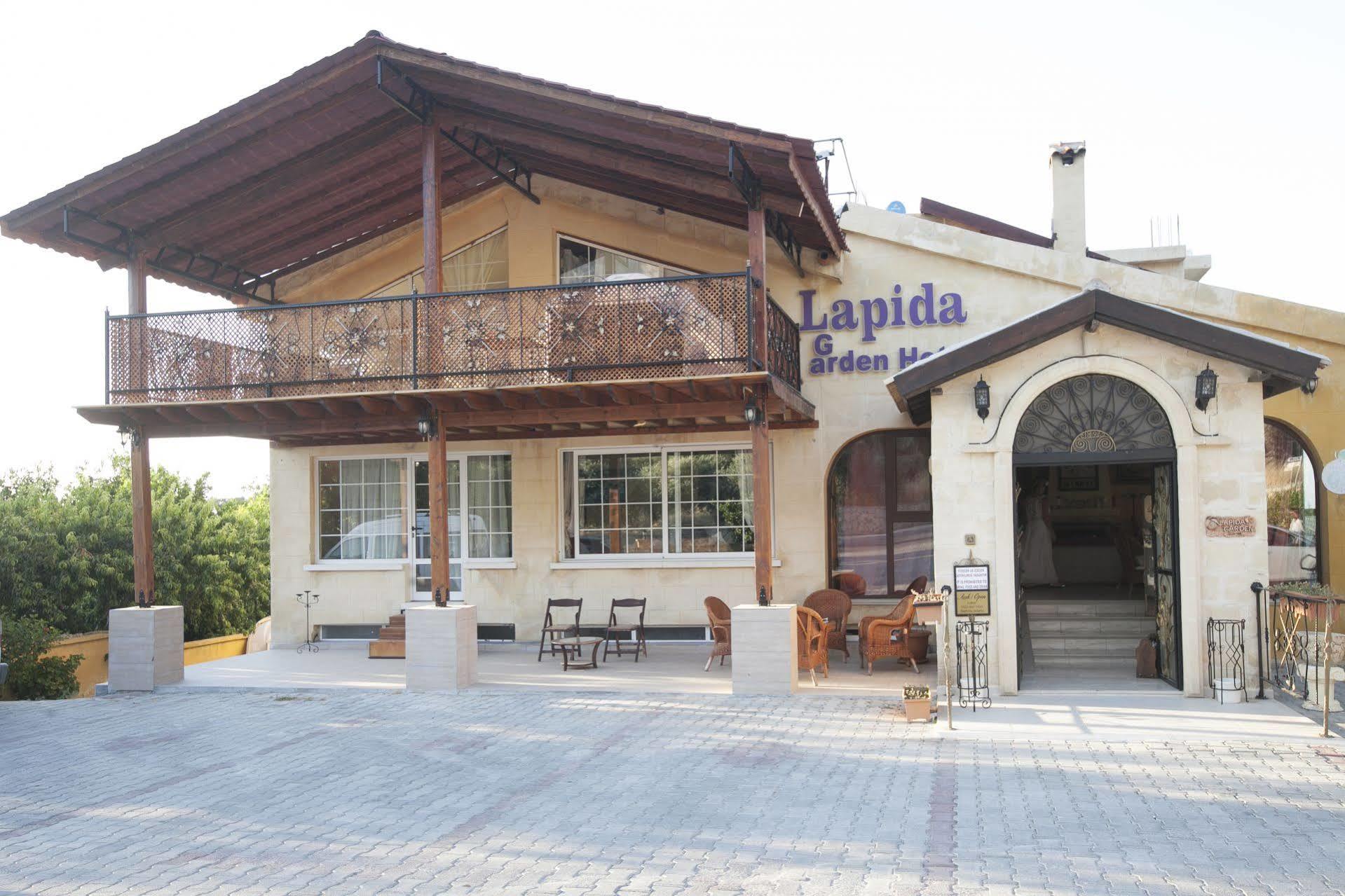 Lapida Garden Hotel Lapta Buitenkant foto